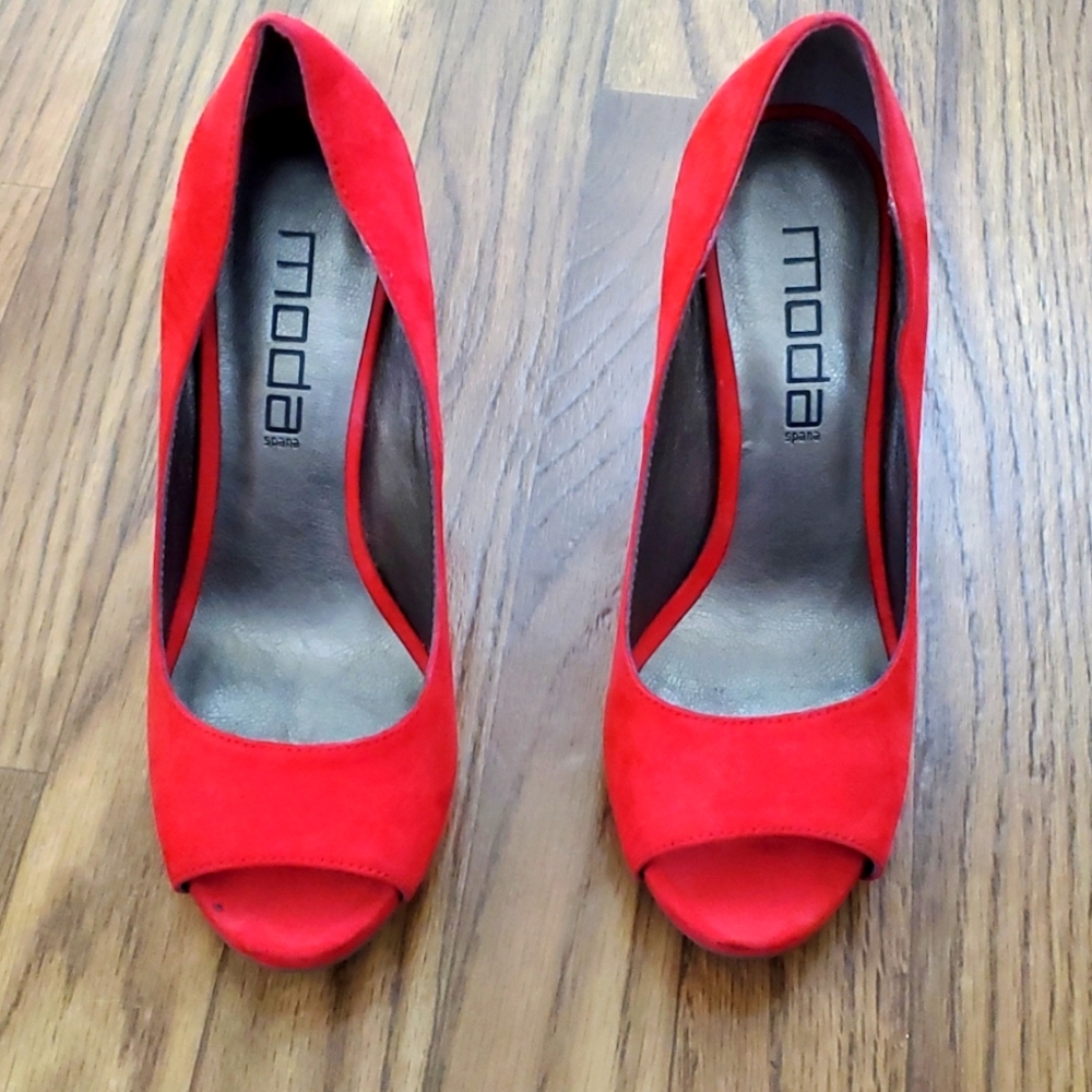 Peep toe heels